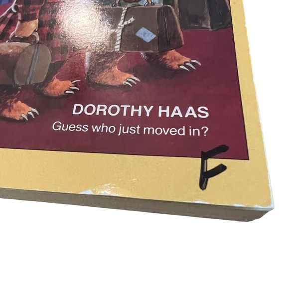 Vintage The Bears‎ Upstairs Paperback Book Apple Paperbacks Scholastic 1989 - Picture 5 of 10